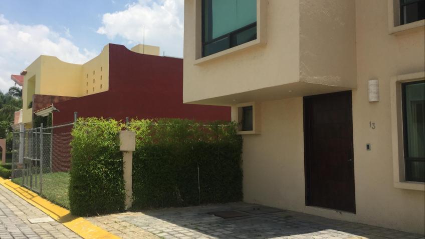 Casa en Renta, FARCC.PONTEVEDRA | Se encuentra ubicado en Boulevard atlixco , Puebla | Vendo y Rento